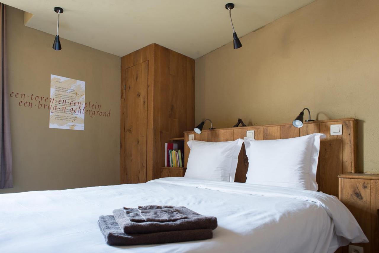 Poeziehotel Surplace - 15 Min Van Pairi Daiza & Industriezone Ghislenghien Bever Exterior foto
